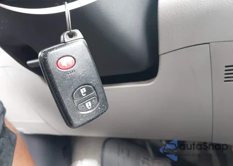 2011 Toyota Rav4 Limited z USA, uszkodzony, nr VIN 2T3YF4DV4BW069139